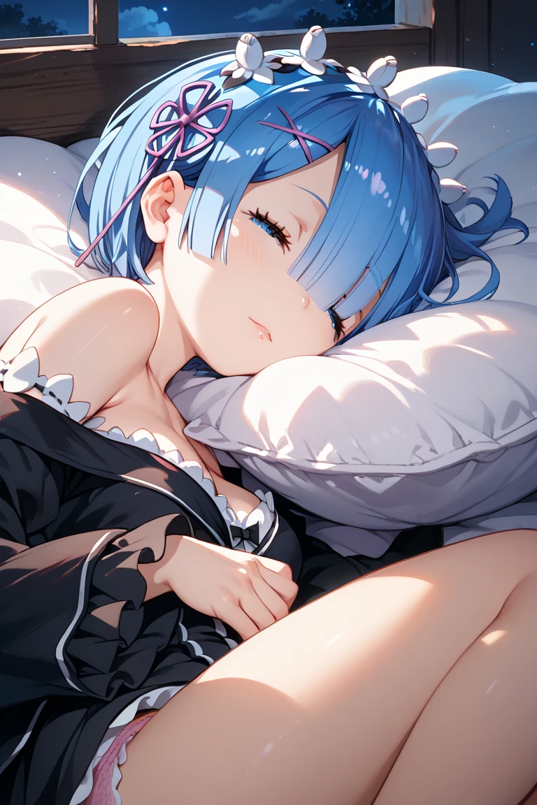 Fille petite en taille visage innocent allongé petit seins nues et jambes écarté sur un lit nsfw