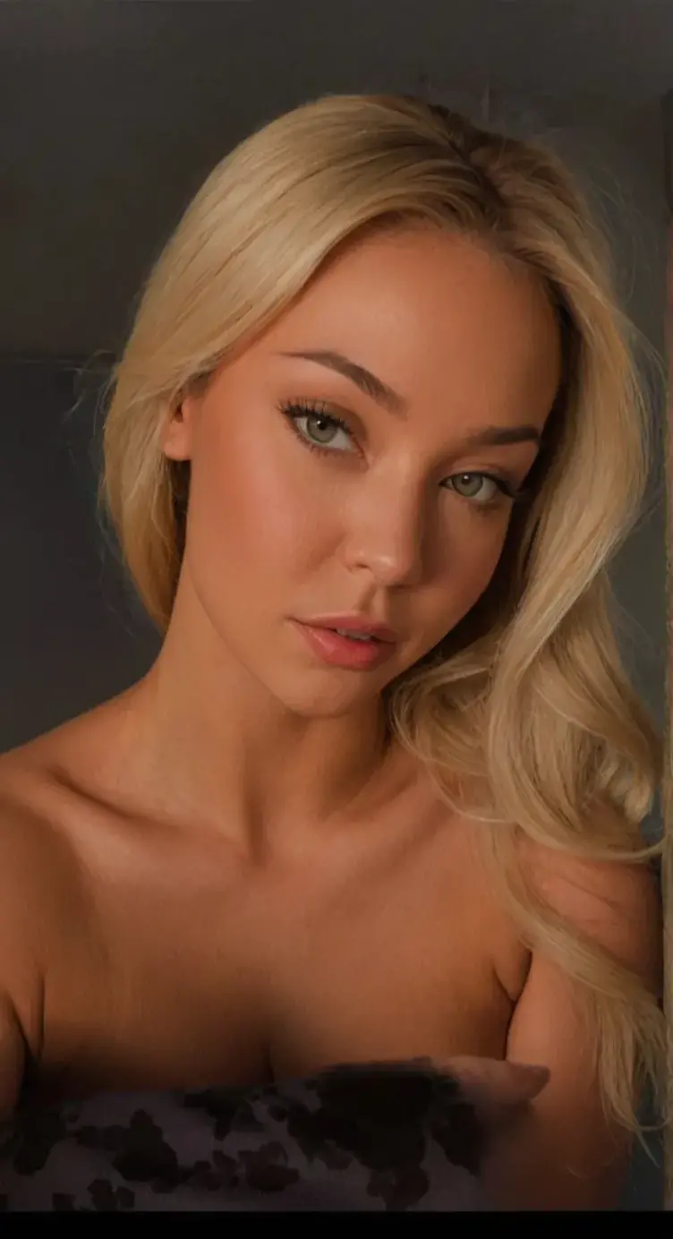 Die kubanische Frau Sandra Malek, (lockiges blondes Haar), blondes Haar, (Lockige haare), (realistisch:1.5), (Augen Makeup), photorealistisch, Best quality, hyperdetailliert, Pretty woman with natural blonde Lockige haare, opened his eyes, Skin texture with perky 30G breasts, Large , Schlanke Taille, Large ass, Filmkorn, Nahaufnahme, Ultra high resolution, bester Schatten, ROH, Instagram-LUT, 8 TAUSEND, ROH-Foto, (Sehr detaillierte Haut:1.2), Meisterwerk, (ROH-Foto: 1.2), top quality, Pretty detailed girl, Pretty woman, 19 year old girl, Pretty, sie boob, Sex auf dem Tisch, NSFW, nude