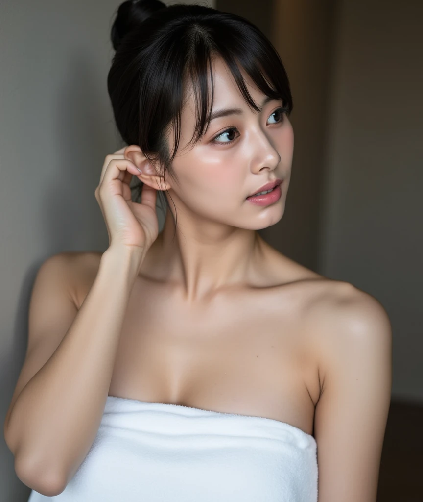 ((Highest quality, 8k, masterpiece :1.3)), One girl, Beautiful woman with slim abdominal muscles :1.3, (Random Hairstyles, Huge breasts :1.2), Bath towel wrapped around upper body :1.2, Highly detailed face, Fine grain, double eyelid、Japanese women