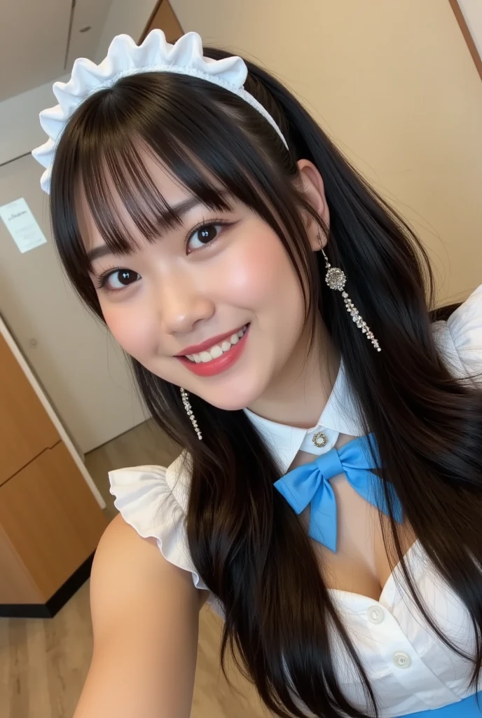 Fat Woman， Obese, Big Size, Round face, Double chin, Overweight,Shoulder-length fluffy hair , Gothic Lolita，Looking at the camera，smile、