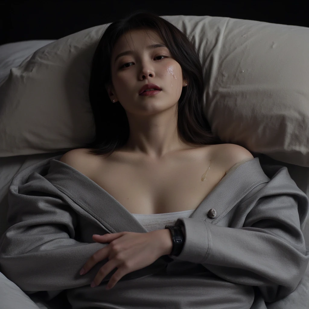 (1 female)、Highest quality、masterpiece、Ultra-high resolution、(Photographic realism:1.4)、Original photo,Octane Rendering、8k、Ultra Sharp、((Hair Bun)),Extremely detailed CG),(((8k))),wallpaper,((Very sophisticated and beautiful)),(((masterpiece))),(((Highest quality))),(((Ultra-high resolution))),Beautiful lighting,With an iPad、Sleeping in a capsule hotel bed、窓から見えるNear futureの風景、Spacecraft is flying、Perfect Lightning,Realistic shadows,Near future、Top view、In a cyber suit、Spacecraft of the future、Wide Shot、The chest is visible、Bold、whole body、Focus on the front.Proper body balance,Beautiful Hands,Beautiful fingers,Detailed functions of the fingers,Serious look,