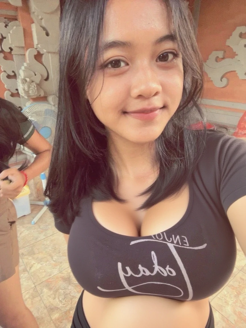 Big breast, side set breast, topless, pale skin