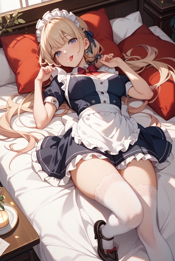 On the bed, highest quality, 1 girl,Flandre Scarlet,Blonde side ponytail、Bedroom Background,I&#39;m wearing a white thug hat、And colorful feathers、ＨCup Chest、blush,naked、全naked、Dripping vaginal discharge