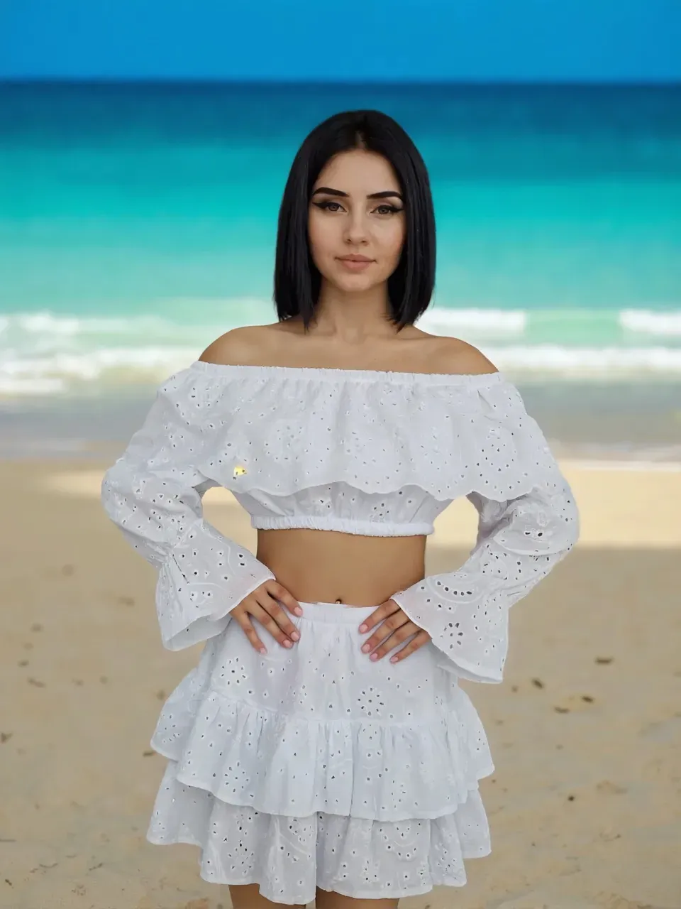 (best high quality:1.5), obra de arte, ((8k)), extremely detailed, (High details:1.4), (Hotlexi woman), Solo, 24 year old Arabian female, (micro-skirt and crop top strapless),