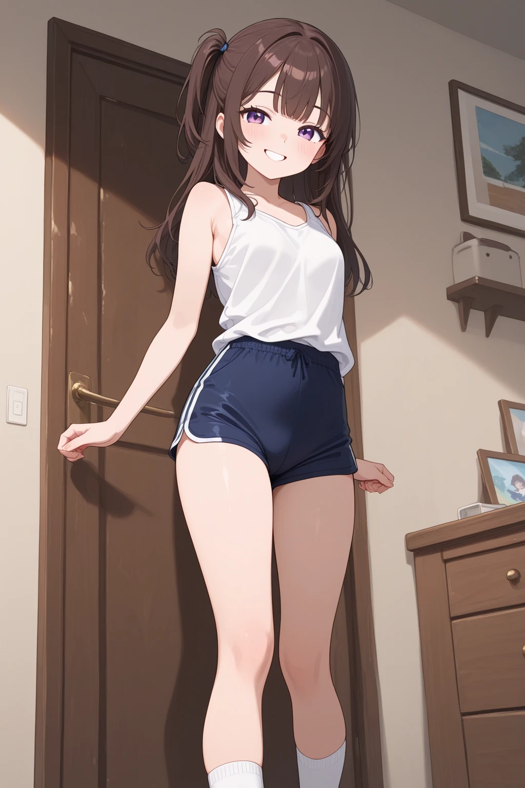 Navy blue shorts、wide hem shorts、Gap between thighs and shorts