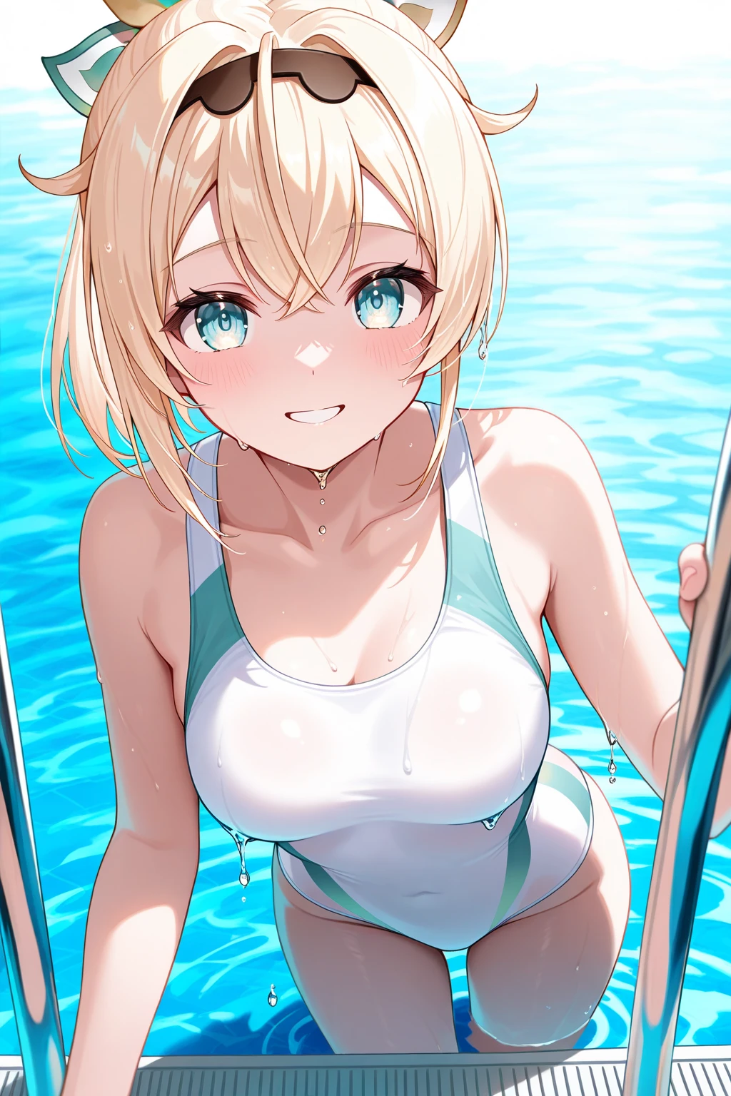 Chica rubia en una piscina con bikini blanco vista desde arriba