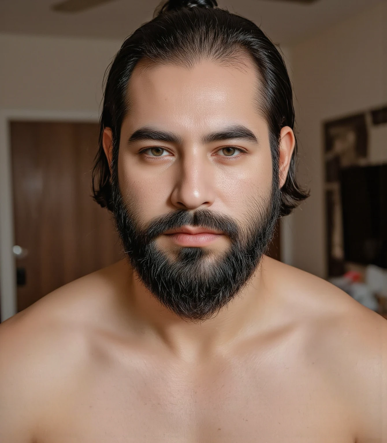 Obra maestra, La mejor calidad, Altas Resoluciones, absurdos, realista, agarrando su propio pectoral, 1child, solamente, pelo corto, Enfoque pectoral, sin vellos, sonrojarse, , cabello negro, Parte superior del cuerpo, muscular, Mirando al espectador