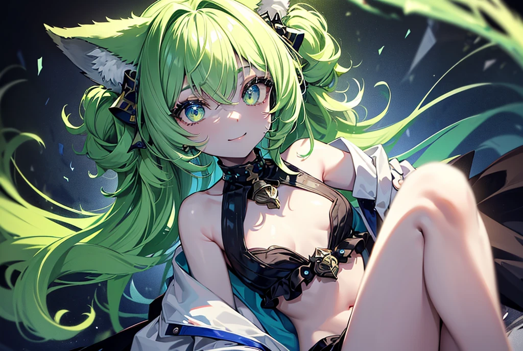 un primer plano de una persona con una cara espeluznante y ojos verdes, [[[[sonrisaning evily]]]], sonrisa maligna and glowing eyes, sonrisa malvada, evil sonrisa, sonrisa, epic anime style, wicked sonrisa, evil smile, pecho descubierto, con ojos brillantes, nocturno, sonrisa maligna, boob side, pezones marcados