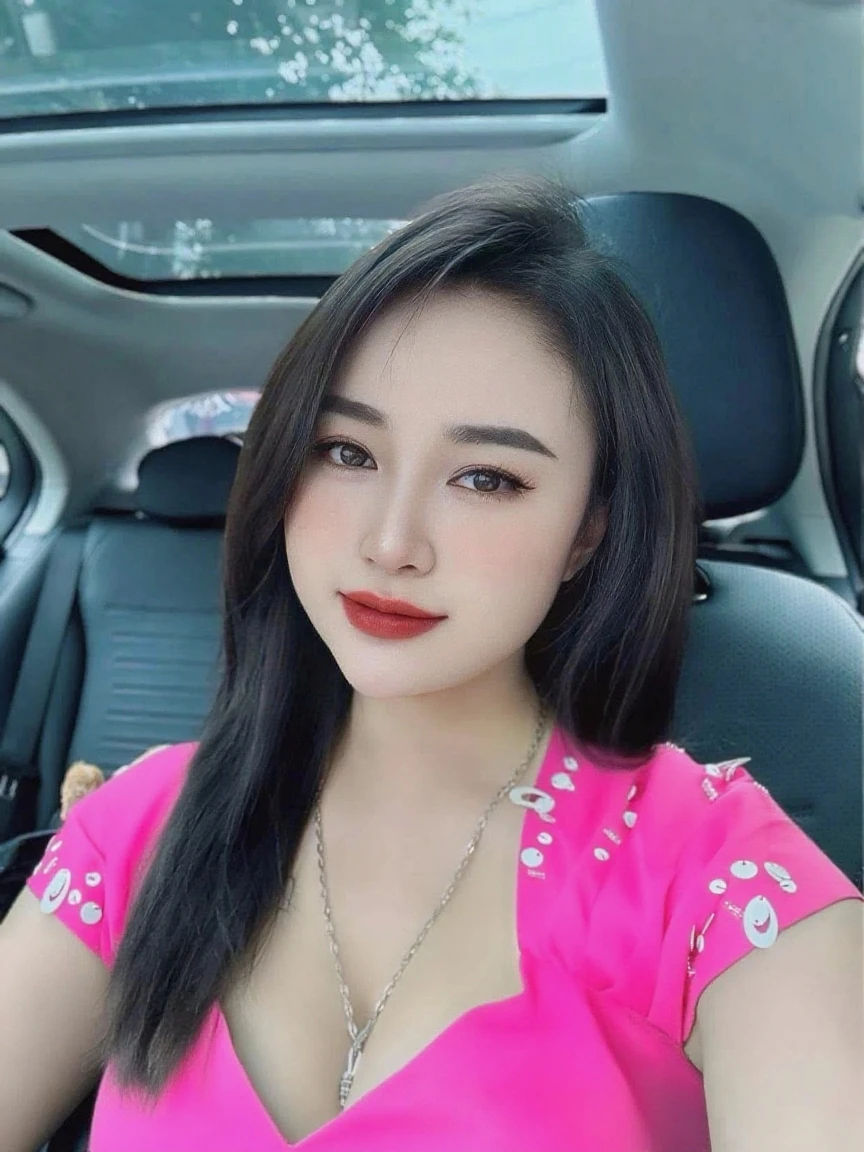 ((Best quality, 8k, Masterpiece :1.3)), Sharp focus :1.2, A pretty girl 24 years old with perfect figure :1.4, Slender abs :1.3, Raw photography、超A high resolution, full body, Ultra High Definition, (Photorealistic:1.4), Detailed Photo, Smiling, Sexy, Facing Camera, Close-up , (Photorealistic), (1girl), Beautiful Face, (Realistic Face),Beautiful Hairstyle, Realistic eyes, beautiful detail eyes, (realistic skin), beautiful skin, (sweater), absurd, attractive, ultra high resolution, ultra realistic, high definition, golden ratio,Good hands、10、high-reaster-piece、highest quality、head:1.3、((Hasselblad photo))、Fine Skin、crisp focus、(Light like a movie)、gentle lighting、Dynamic Ungle、[:(detailed face:1.2):0.2]、
Negative Pro,  Highly detailed face and skin texture, Detailed eyes, Double eyelid,huge breasts,masterpiece,super fine eyes,super fine hand, face zoom, perfect makeup,Dynamic Lighting