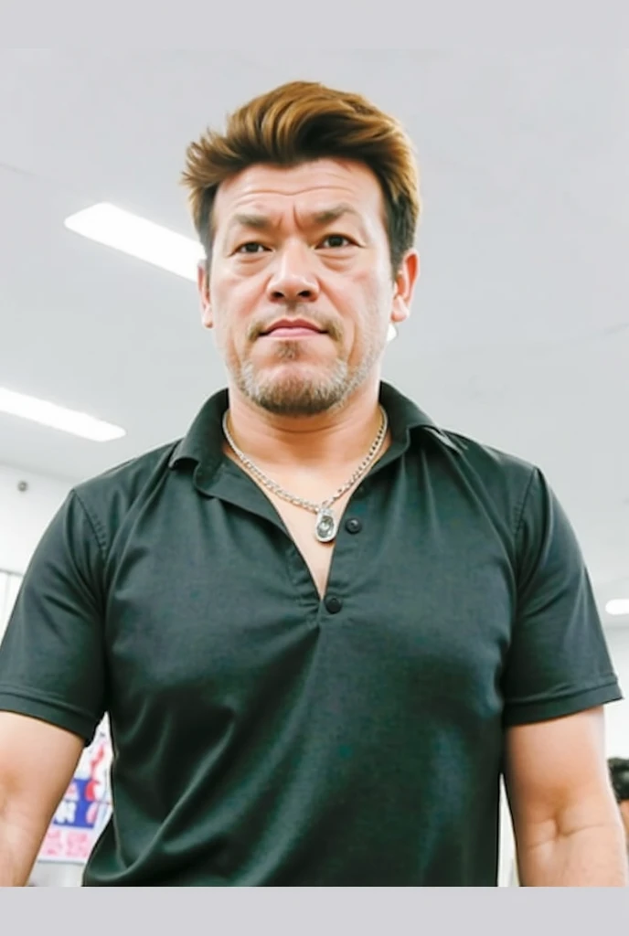 Ramen shop、35-year-old male、manager、Black T-shirt、Serious but kind expression、A chubby body、cutting vegetables with a knife