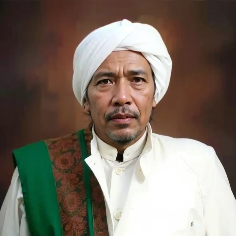 Indonesian cleric, 50 years old, wearing a white turban, white clothes, green turban, similar background, looks very real and natural, hyperrealistic, sufficient lighting,