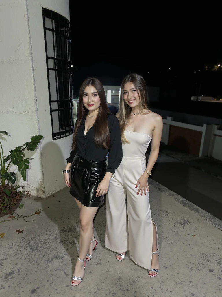 Chica hermosa, sonrisa sencilla, ojos negros razgados,cabello negro largo, color de piel canela, senos medianos, caderas bonitas, nalgona, con vestido sexy color beige convinado con negro y tiene zapatos negros de tira con tacones, standing at a night party.