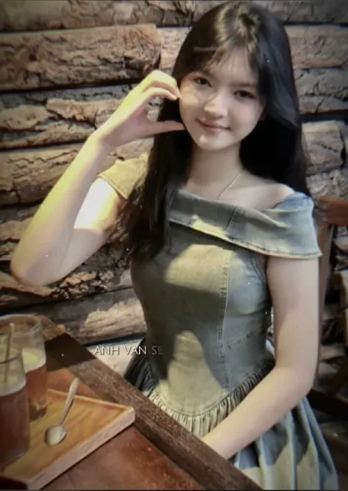 The Alate woman sat on a rock with a backpack and a knife on her back, Korean girl, Gorgeous young Korean woman, xintong chen, Good young girl, beautiful Korean women, young and cute girl, gorgeous chinese models, Beautiful Asian girl, Beautiful young Korean woman, Chinese girl, photo of slim girl, Young Asian girl, trending at cgstation, Very beautiful girl