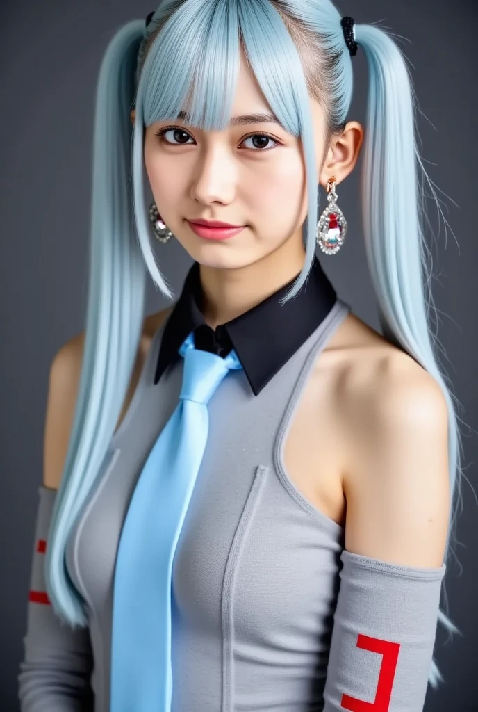 of the highest quality、Better image quality、Masterpiece, (animated style),beautiful lighting, One piece,Yamato，Yamato， film grain, ((average , slender girl)), Yamato, wide, 1 girl, horn, gray hair, Alone, they are, 赤いhorn, 巻きhorn, Hair ornaments, (多色のhorn), jewelry, earrings, kimono, kimono, Fork, sleeveless, Exposing shoulders, aquamarine hair, side lock, hoop earrings, in the same way, SMILE, large SMILE, ((orange eyes, slender girl)),  , pose , long legs, white , fascinating pose, Leaning forward, , return shot, neckline, In the hot springs at night、