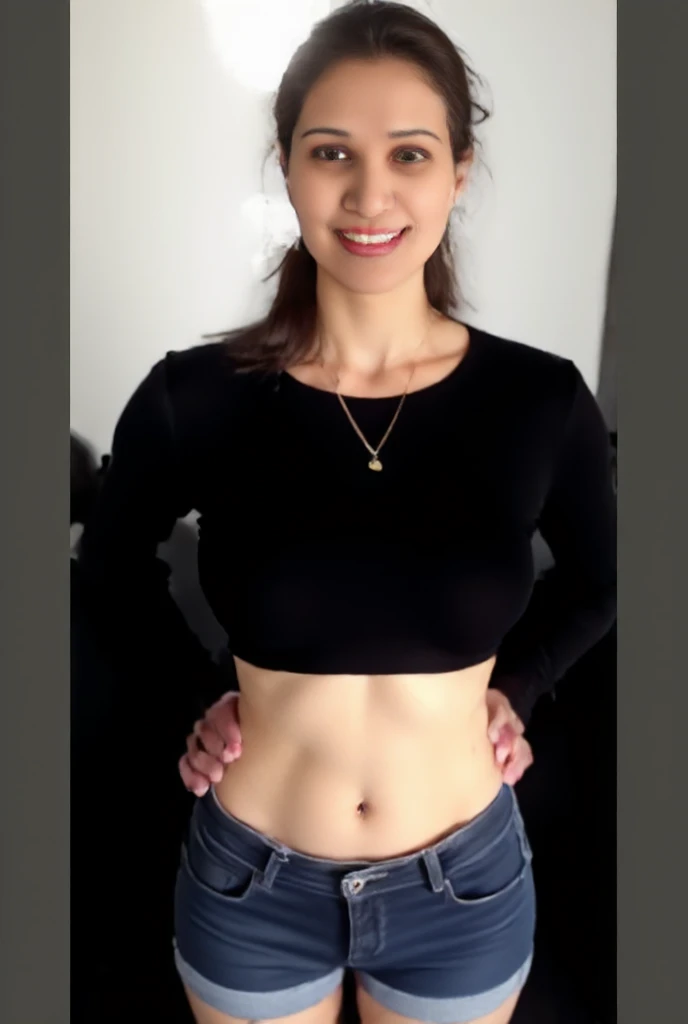 (8K, Raw foto, Best Quality, Cute face, Masterpiece:1.2), Hight Detail TAW Color Photo, professional photograph, (realisitic, Realistis:1.37), ((Best Quality)), Cinematic light, (finerly detailed face:1.2), (Masterpiece:1.5), (Best Quality:1.2), (Bokeh:1.2), 35 mm:1.25, Wide Angle, High Angle:1.2, glamour shots, portrait photos, 1 Girl, 19-year-old athlete, Solo, White skin, Cute, Detailed skin texture, sparkly skin, detailed beautiful and delicate face:1.3, Athletic Sportswear, Padded Crop Top, Big natural breasts, a narrow waist, large pelvis, detailed hair with bangs, detailed long messy hair:1.3, Random hairstyle, Smiling:1.2, She is hot and sweaty, Exercising in the gym, (Short, tight-fitting shorts:1.5), armpit, bare shoulders, arm up, looking at camera