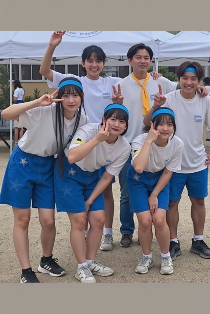woman ,Blue Hair、Primary school students Black jacket gym I have a basketball