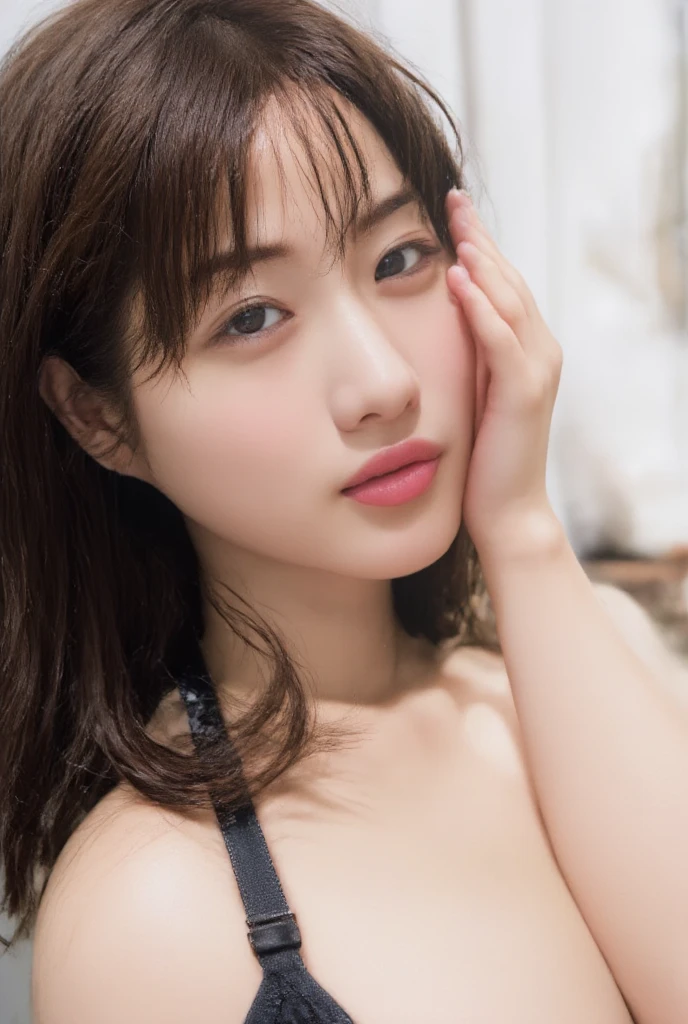 (8k、RAW Photos、Highest quality、masterpiece:1.2)、((night、Dark Room、Japanese-style room:1.5))、((naked、kimono、Nipples、Muscular、Gaze Here、Hair tied up:1.3))、((Relaxed facial expression、Caramel colored hair、pubic hair:1.2))、(Realistic、Realistic)、1 person、(On the bed)、cute、smile