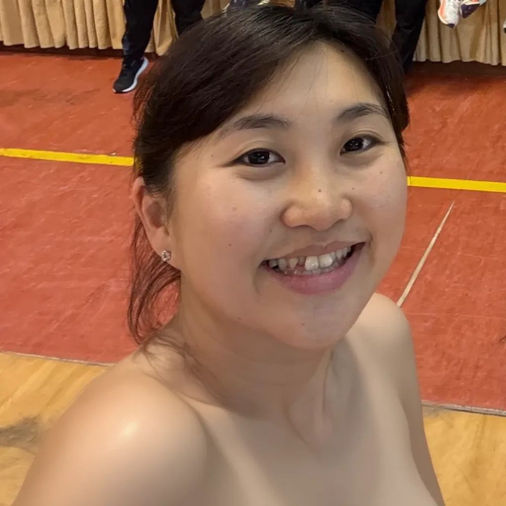 masterpiece, 8K, highest quality, Soft lighting, Watching the audience, alone, smile, whole body,,(NSFW),(((nude))),(Take off), (big breasts: 1.2), (I can see your nipples: 1.4), (Pussy), (((Extremely Thick thighs)))、Standing with legs apart、Wide Hips, Thick thighs, Huge round ass, Huge natural breasts, Shiny and oily breasts,Showing her pussy to the audience,(Showing your Pussy to the viewers),(15 years old),AshidaMana_JP_Actress,((Exhibitionism:1.5))
