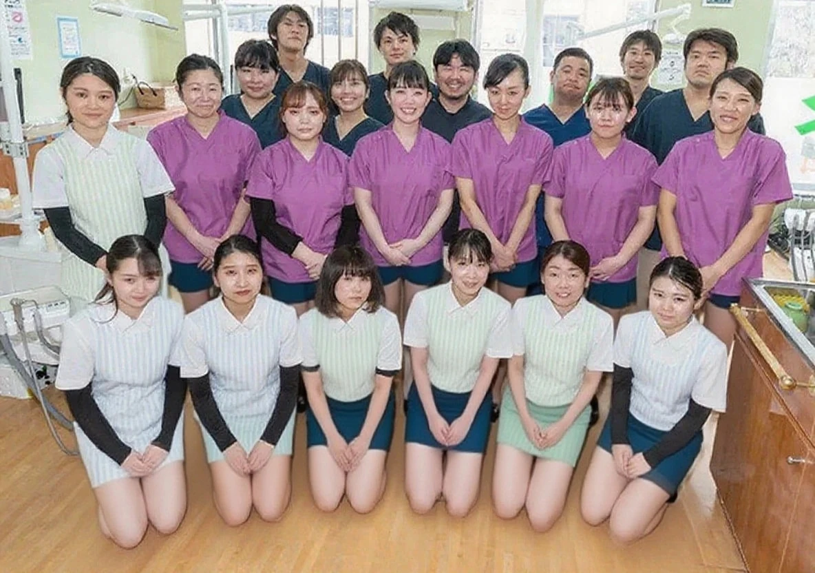 Hospital departments meet,6 people,夏天