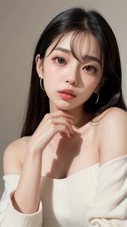 Hair、Delicate face、Sexy red lips，And the long eyelashes on the bright eyes，She has a slightly cold temperament