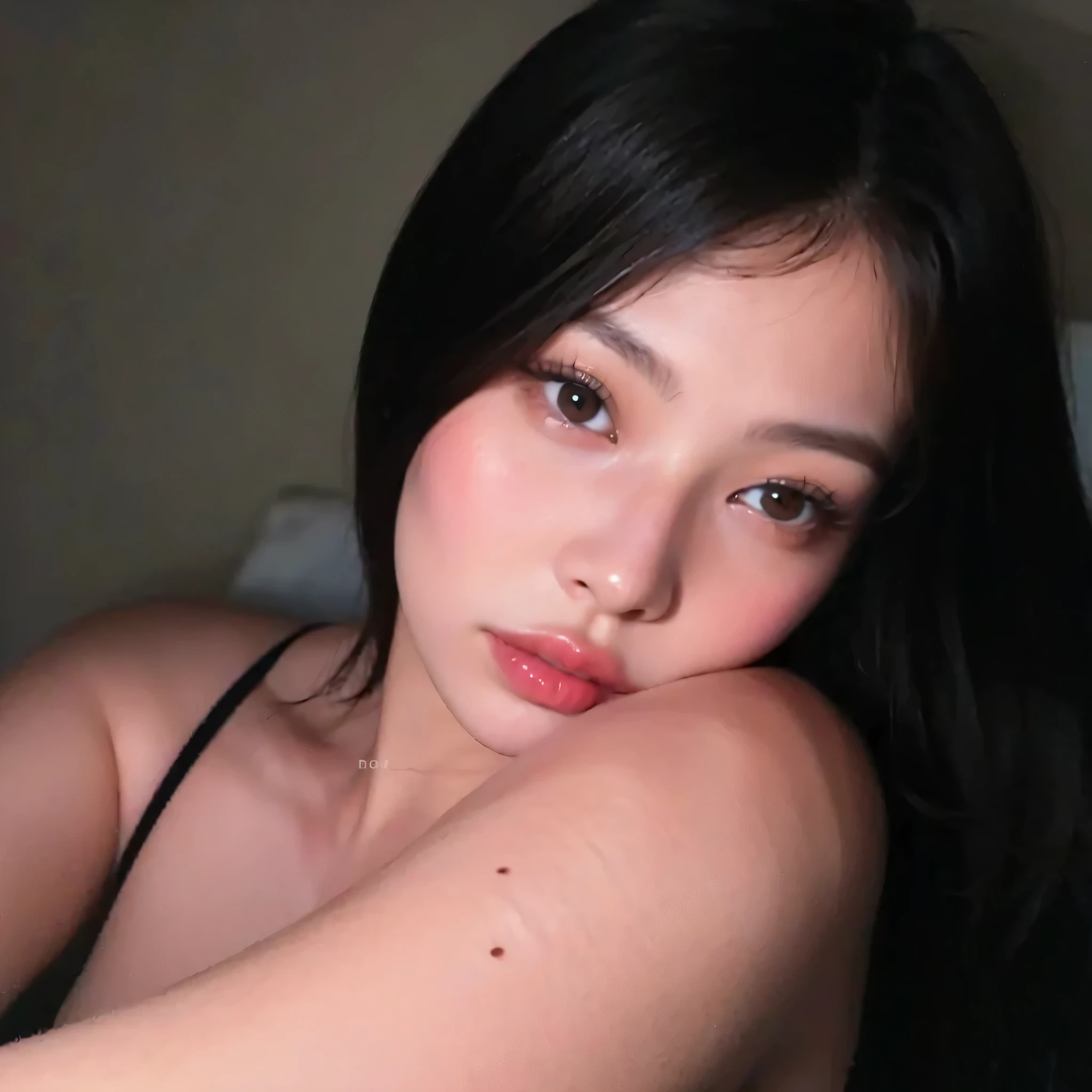 arafed woman sitting in a car with a cell phone in her hand, Jennie Blackpink, Parque Roseanne do Blackpink, jossi do blackpink, she is wearing a black tank top, Heonhwa Choe, usando uma camiseta regata de corte baixo, TaeJune Kim, Casa Yunjoo, linda mulher coreana jovem, Jinyoung Canela, Retrato de Jossi do Blackpink