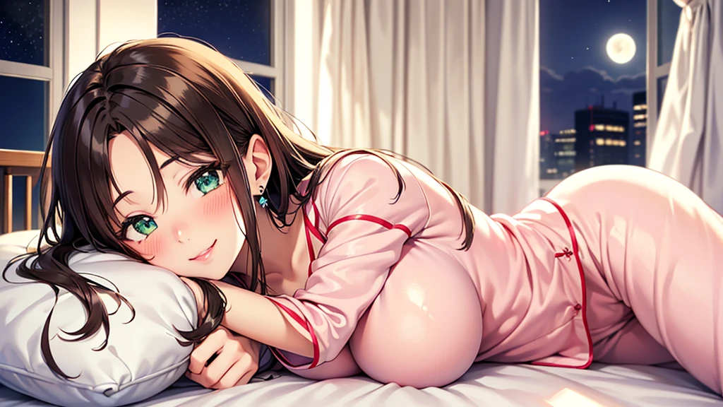 A busty girl is lying on the bed in pajamas。I&#39;m feeling very hot。There is a fan。