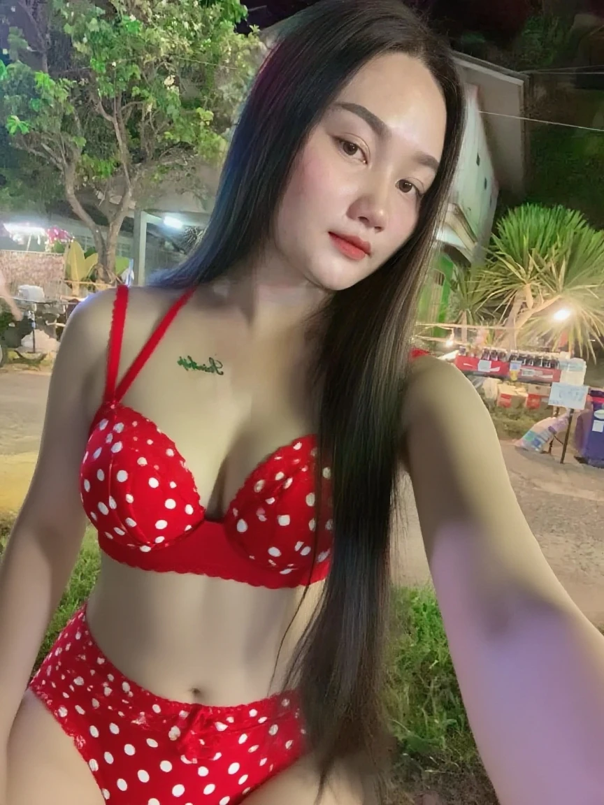 Best Quality, Ultra High Definition, (Photorealistic:1.4),Sunset Light, Korean Women, Detailed Photo, Smiling, Sexy, Black Shirt, Facing Camera, Close-up (Masterpiece: 1.3), (8K, Photorealistic, Best Quality: 1.4), (1girl), Beautiful Face, (Realistic Face),Beautiful Hairstyle, Realistic eyes, beautiful detail eyes, (realistic skin), beautiful skin, (sweater), absurd, attractive, ultra high resolution, ultra realistic, high definition, golden ratio,Good hands、10、high-reaster-piece、highest quality、head:1.3、((Hasselblad photo))、Fine Skin、crisp focus、(Light like a movie)、gentle lighting、Dynamic Ungle、[:(detailed face:1.2):0.2]、The chest is large.、Sweating, skin flow.:1.2、(((In the kitchen))) Erotic smile　Audience view　Colossal　having　sleeveless　Quench the upper arm.　I'm sticking out.　open legs　Nipples are visible.　cleanliness　Large kitchen　bedroom　Wine Glass　　 Negative prompt　Pubic hair can be seen.
Negative Pro, smiling, ((detailed face )), ((detailed beauti vagina)), ((detailed body ((naked)))) , (((The massage central))), (((room master))), Highly detailed face and skin texture, Detailed eyes, Double eyelid,big breasts,masterpiece,super fine eyes,super fine hand,shiny white skin