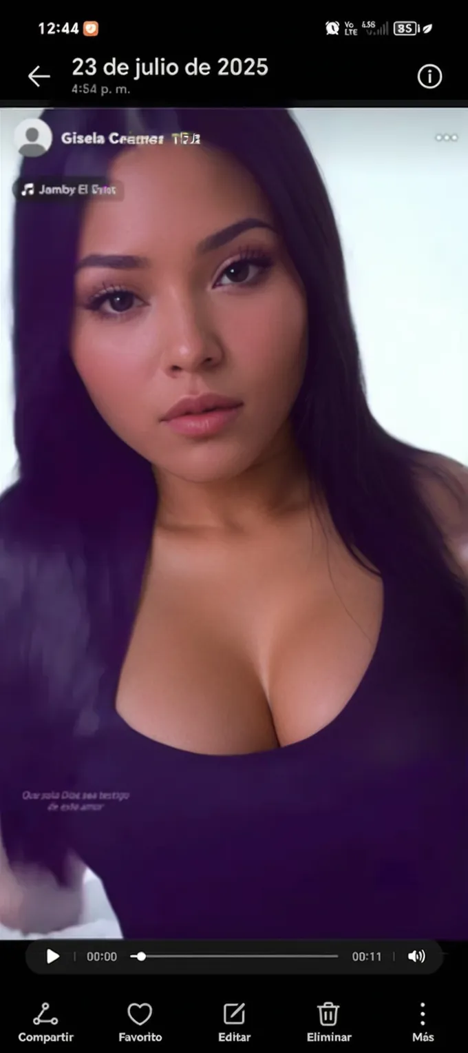 chica puta sexy, enormes labios carnosos, enormes pechos brillantes, hermosa cara latina, 1girl, extremely detailed face, beautiful detailed eyes, beautiful detailed lips, detailed skin, intricate details, high quality, 4k, photorealistic, hyperrealistic, masterpiece, studio lighting, sharp focus, vibrant colors, dramatic lighting, sensual, erotic