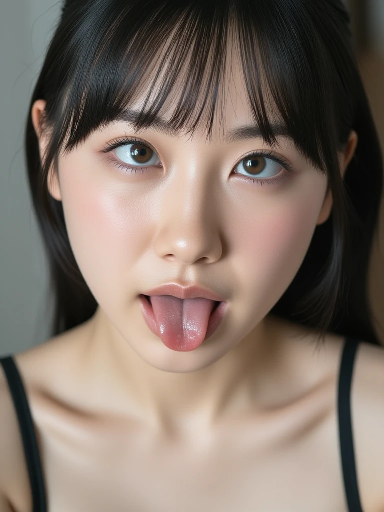 Sexy and cute older sister、Sticking out her tongue with an erotic expression、Tongue and mouth covered in semen