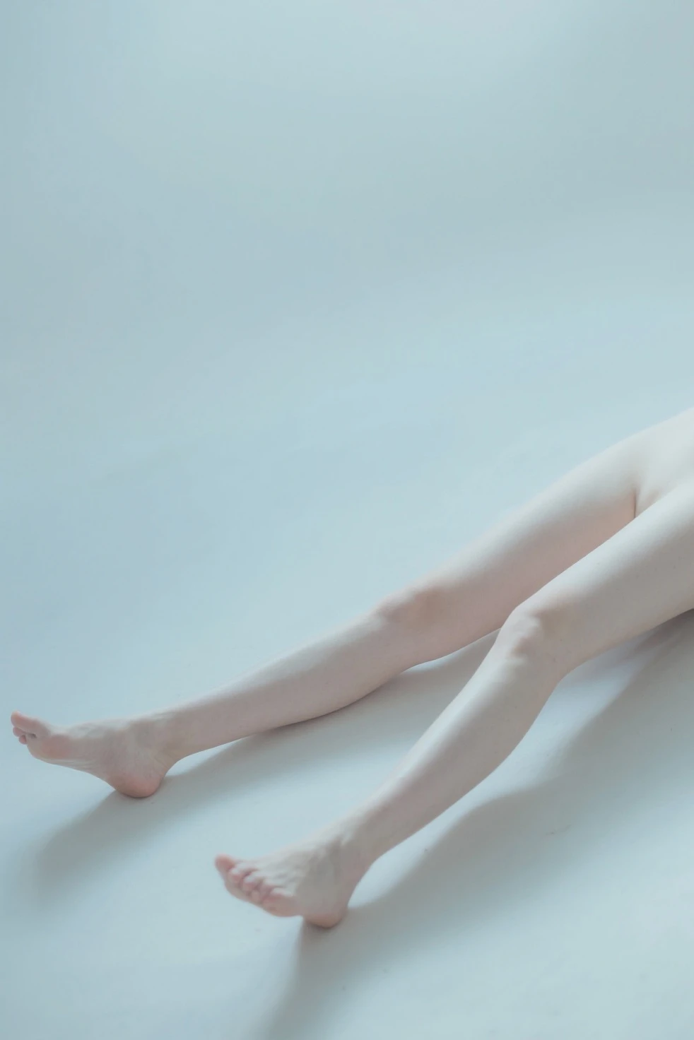 (8k,RAW Photos,Highest quality,masterpiece:1.6),(Realistic),1 girl,(nude,Completely naked:1.8),(Side view:1.6),Lots of eyelashes,Glowing eyelids,skeletally correct,(vagina:1.8),(14 years old:1.4),(clitoris:1.8),(Small breasts:1.6),(Serious expression:1.4),(Look to the side:1.4),(Thin legs:1.6),(Flat Chest:1.4),(Long legs:1.6),(White teeth:1.2),(Beautiful Legs 1.4)