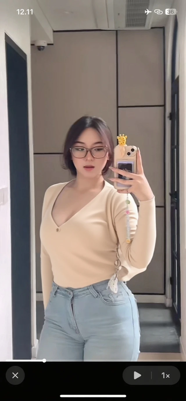 big breasts visible 4k, you can see beautiful nipples 4k ,vagina visible