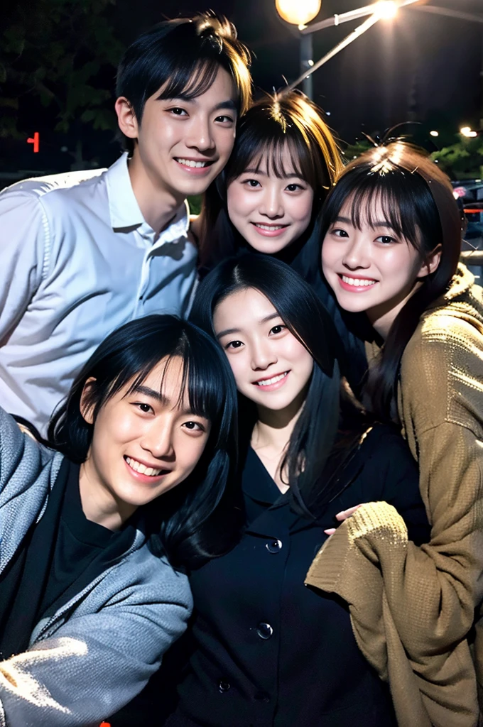 Photo of two people、Images that look like they could be on a dating site、Happy men and women、Japanese、Couple、With a refreshing man、Cute woman
