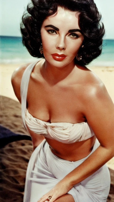 Elizabeth Taylor in Cadiz with lipstick completely naked and smiling