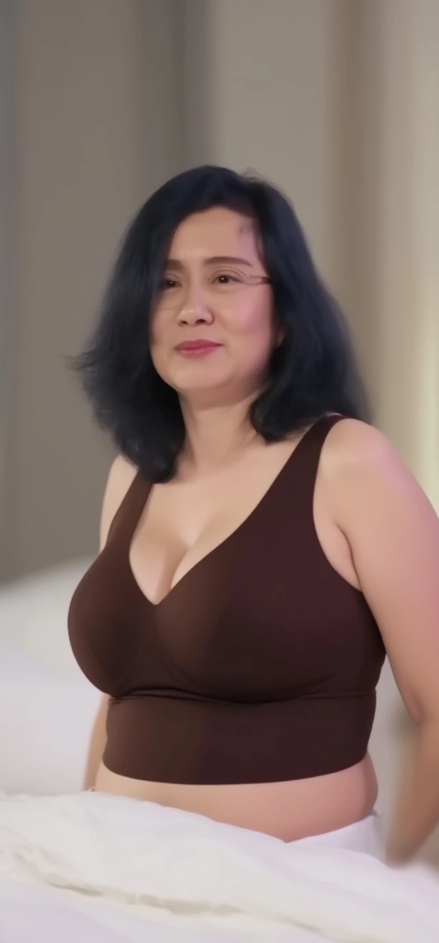 56 years Old, Indonesian mature woman, Sugar granny, (Sensual Lipstick), (Largest : 1.2), Plump,big breasts,wide hips,big thighs,Very beautiful nipples,pubic hair,naked