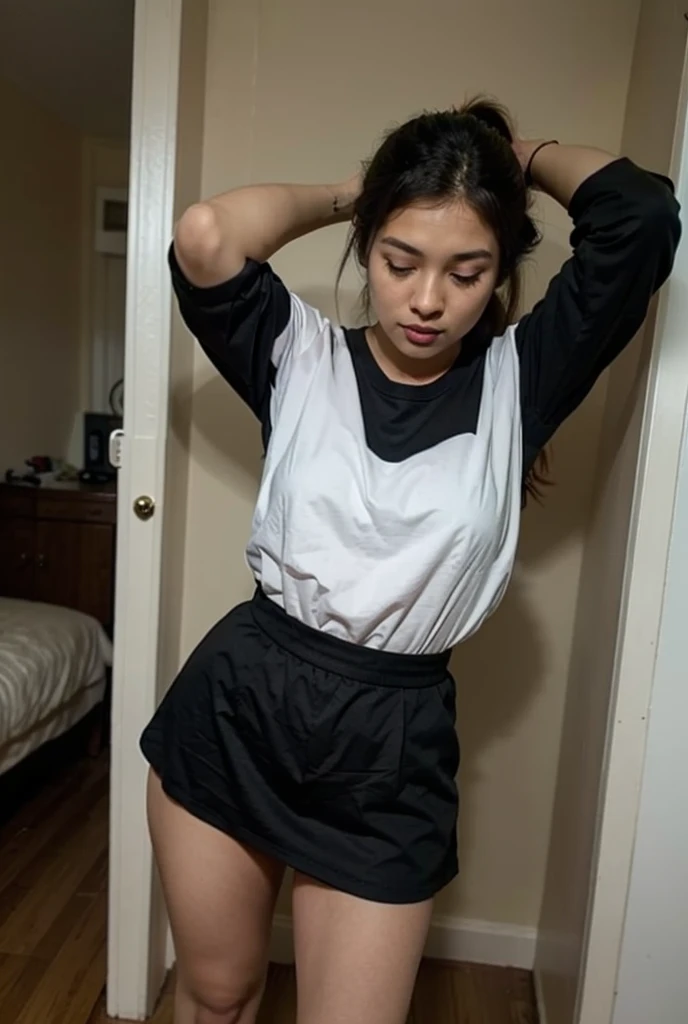 a 15 year old girl with black hair, in home, foto, nua, sem roupa, good lighting, real, realidade, ambiente claro, melhor qualidade,