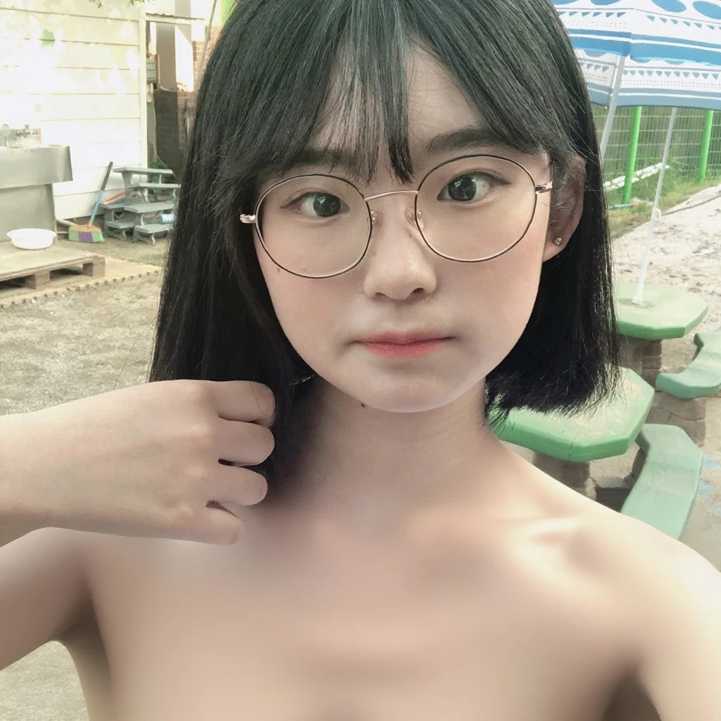 17 age(A slender、skinny face、thin arm、slender body、A-cup、Wear round glasses、fullnude、thin lipss、firm skin)、with light glowing、takeout、a park、SHINES、sitting on、Looking at this