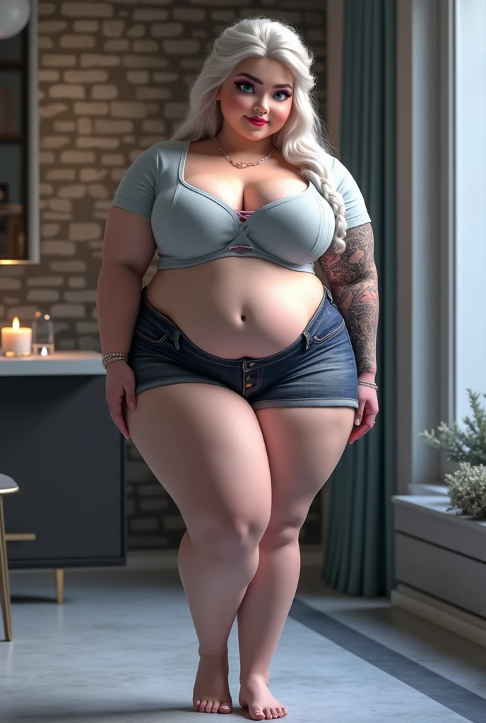 femme mature blonde aux courbes généreuses. énormes seins tombants. Hanches énormes. Grosse. shorts. jeans. face contre terre, cul en l'air, dont look him