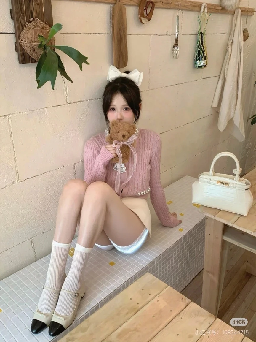 (1 girl:1.0),25 years old,beautiful girl,bob cut,office girl,sitting chair,(small breasts:1.2),(slim body shape:1.2),highest quality,High resolution(headset:1.3),(cowboyshot:1.0),fullbody,(short sleeve red knit sweater:1.2),smile,front face,(front view:1.0),looking at viewer,office,Talking,Chatting,(full-face blush:1.5),(smile:1.2),anguish,(presenting panties:1.5),white panties,(facial:1.5),(cum on face:1.5),