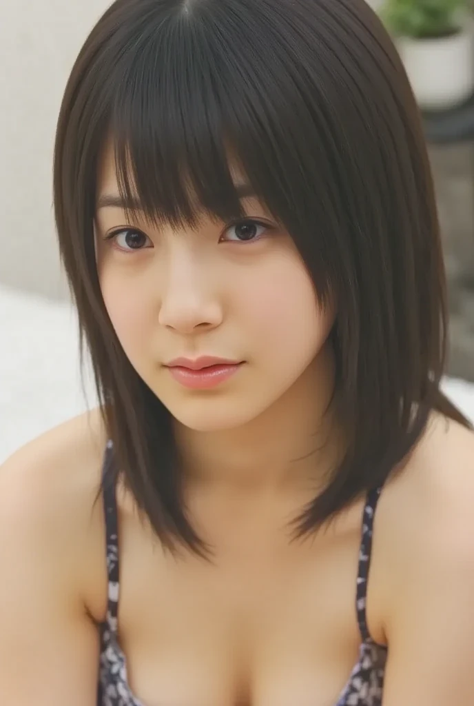 high resolution、Highest quality、masterpiece ,、Ultra-high resolution、(Realistic:1.4)、RAW Photos、1 Girl、Black Hair、Shiny skin、、playwright、whole body、Bitch、whole body写真、Shiny pink and black swimsuit、Huge breasts、High exposure