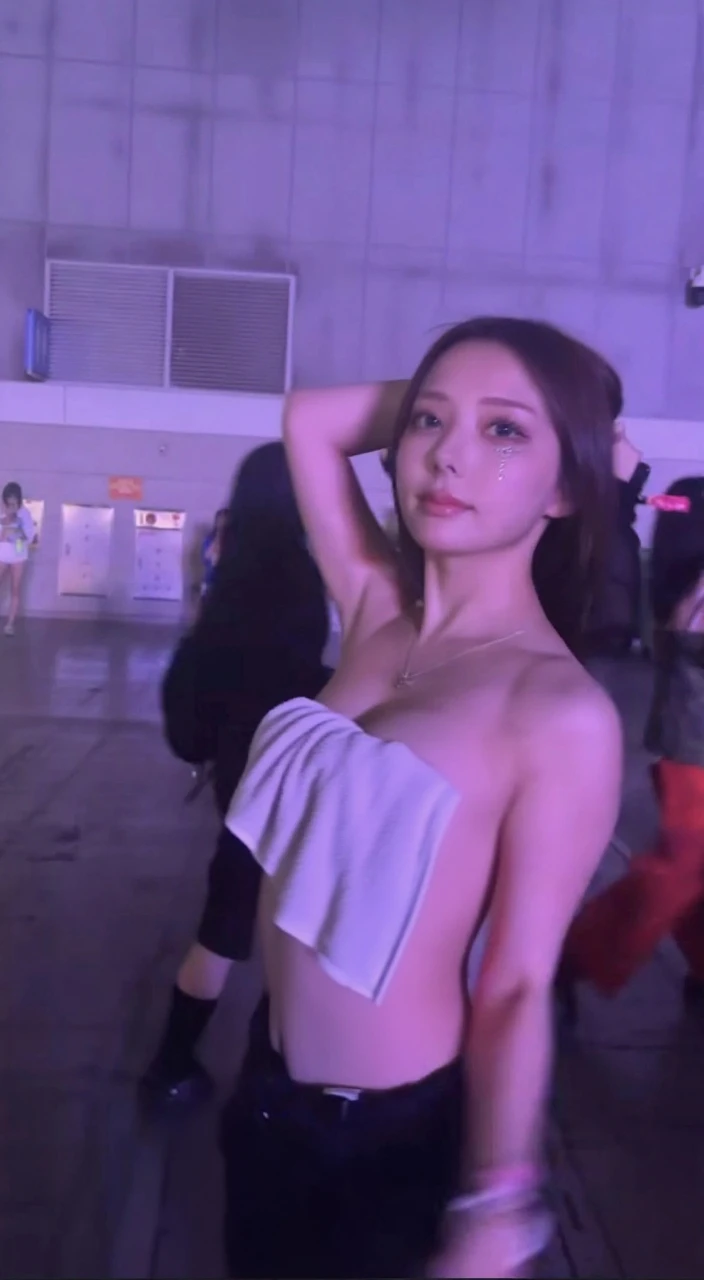 (((1girl),completely nude, club, club, disco, rave party, couple, hunk, orgy, multiple boys, group sex, night)), action, dynamic, sex, adventure, motion blur, ((missionary position)),hanfu cosplay,tang dynasty,medium breasts, long hair, hair flower, bangs, couple, hetero, arm up, happy, enjoying, shiny skin, fit, athletic, fullbody,public, <lora:PinkNipples:0.5>,(realistic humid skin),(disco lighting),(neon lighting),(neon tube),(very happy smile),joy,<lora:test004_1:1>