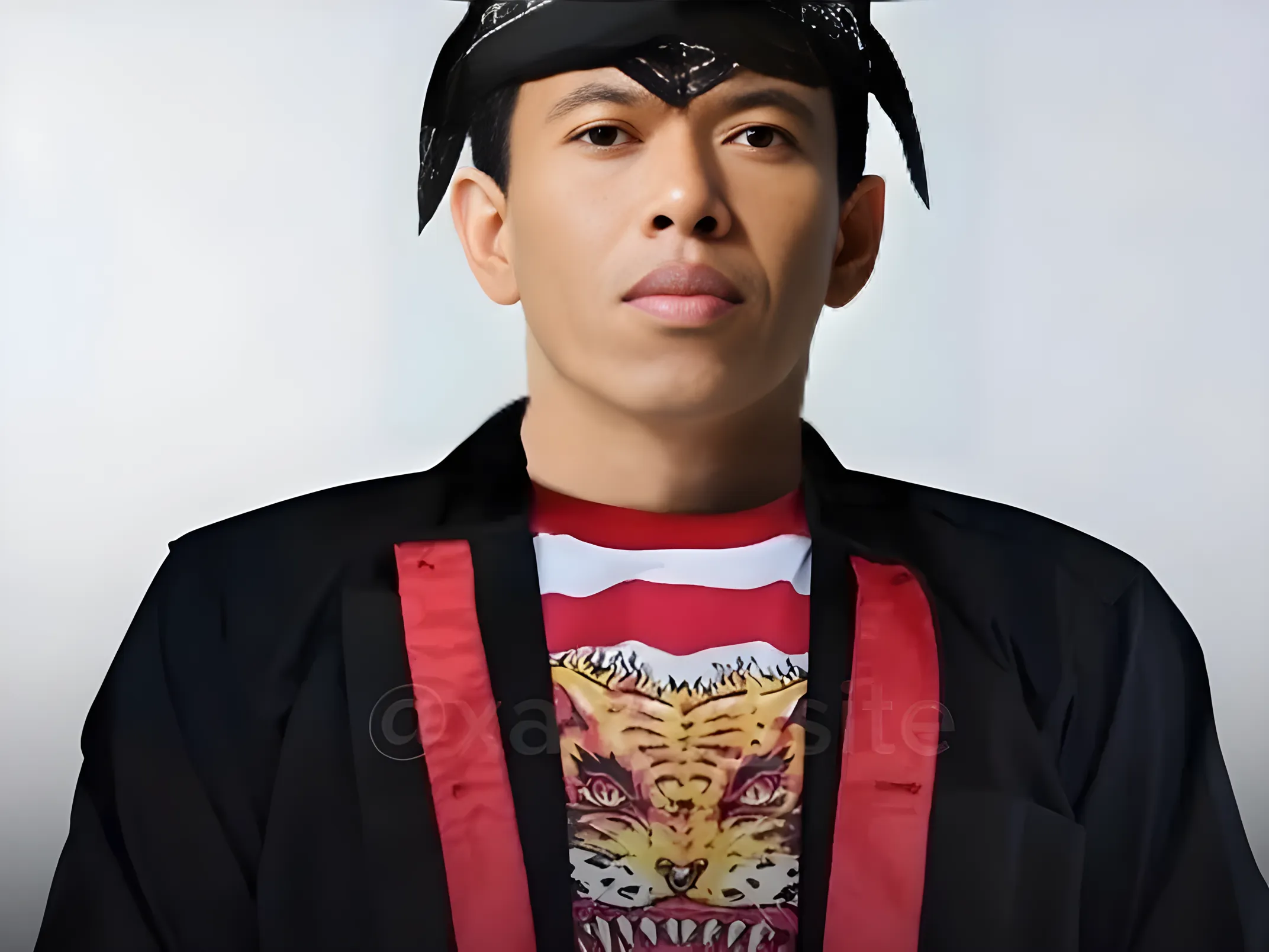 (Masterpiece), (Best Quality: 1.0), (Ultra High Resolution: 1.0), Detailed Illustration, 8K, 1Boy, Anime Boy, Chubby, Chubby, Chubby, Blue Suit Wearing, Smile, Detailed Face, Asian Face, Japanese, Oriental Face, Perfect Face, Anime Eyes, Detailed Eyes, Black Eyes, Glare, Detailed Hair, Short Black Hair, Hair Highlights, Very Detailed, Anime Style, Soft Light