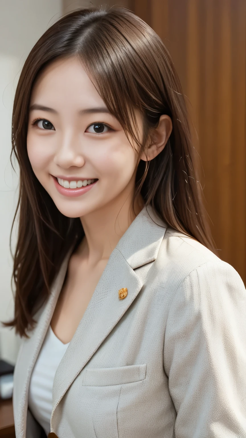 Neat Young Woman、looking at the camera、office lady suit、jacket、shirt、髪型ボブヘア、薄い茶髪、 、前髪あり、、smile showing teeth、bust up shot、The background is office