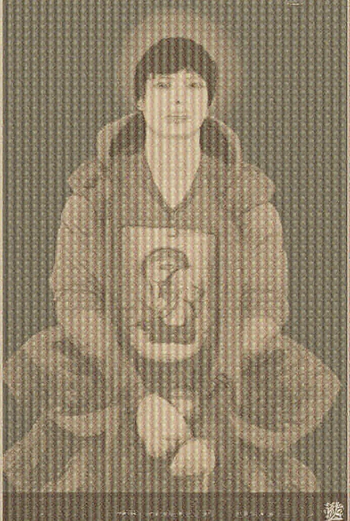 जंगल के बीच में एक छोटा सा खरगोश और एक विशाल हाथी आमने-सामने आए।

खरगोश ने कहा – “तुम बड़े हो, ताकतवर हो... लेकिन याद रखो, कभी-कभी छोटी चीजें भी बड़ा फर्क ला सकती हैं।" हाथी मुस्कुराया और बोला - "सही कहा दोस्त, जंगल में हम सबकी अपनी-अपनी ताकत है।"

और दोनों हँसते हुए दोस्त बन गए।