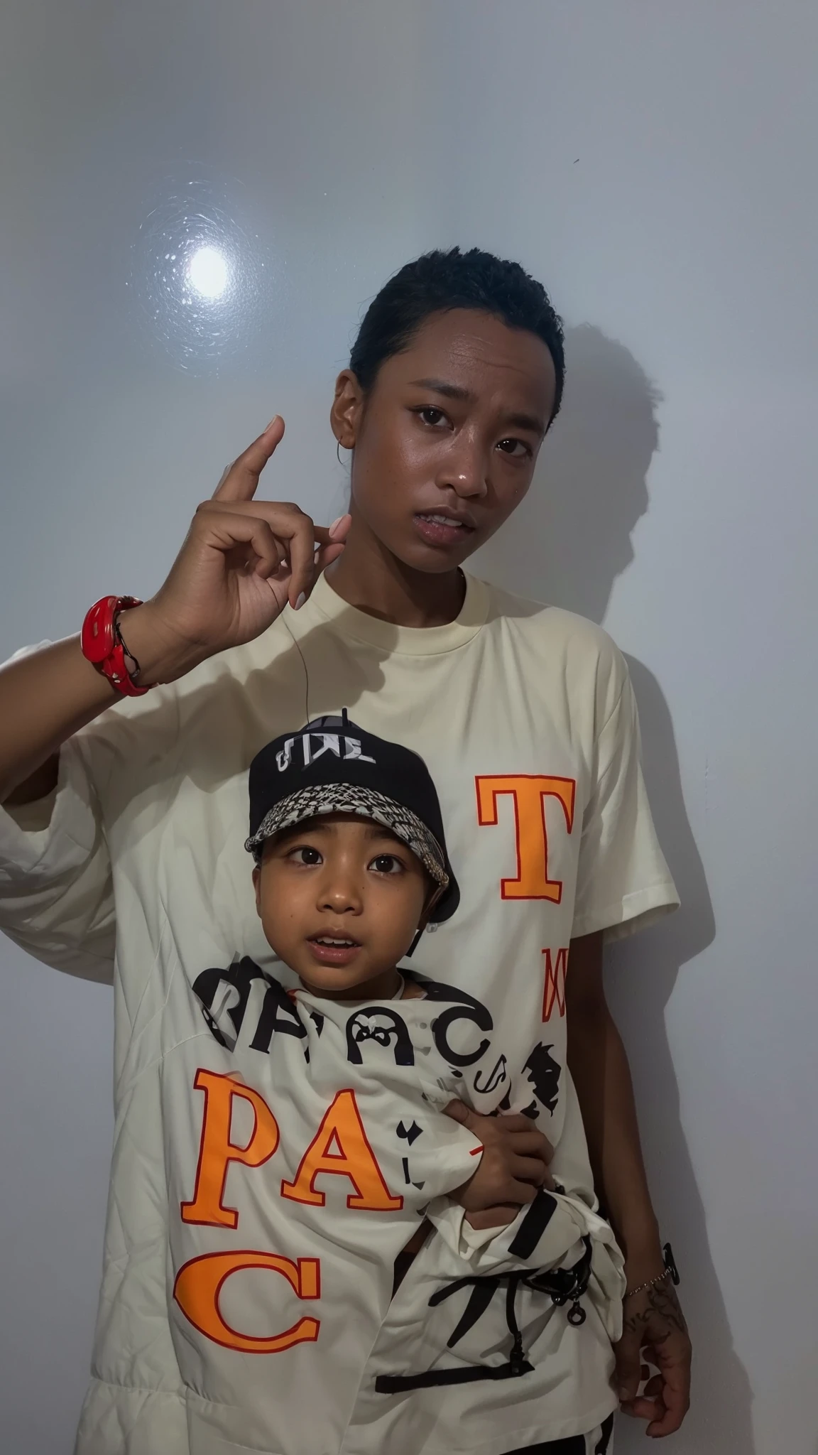 (Je m'appelle Hiyama:0.75; yumiko matsuo:0.25) Une femme, 20 ans, waifu, souriant, lunettes noires, visage parfait, penché sur le bureau du professeur, jupe courte, Uniforme sexy, posing in front of a blackboard with japonais characters, salle de classe, hyperrealistic, cyber schoolgirl, realistic, uniforme, dressed like, japonais girl, japonais , schoolgirl, mignon, doux, wearing japonais, de fines jambes, jambes parfaites, Mains parfaites, Cuisses Cuisses Cuisses Cuisses, beautiful anime high schoolgirl