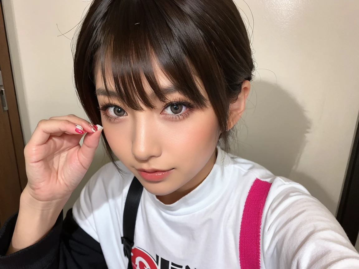 White background、T-Shirts、whole body