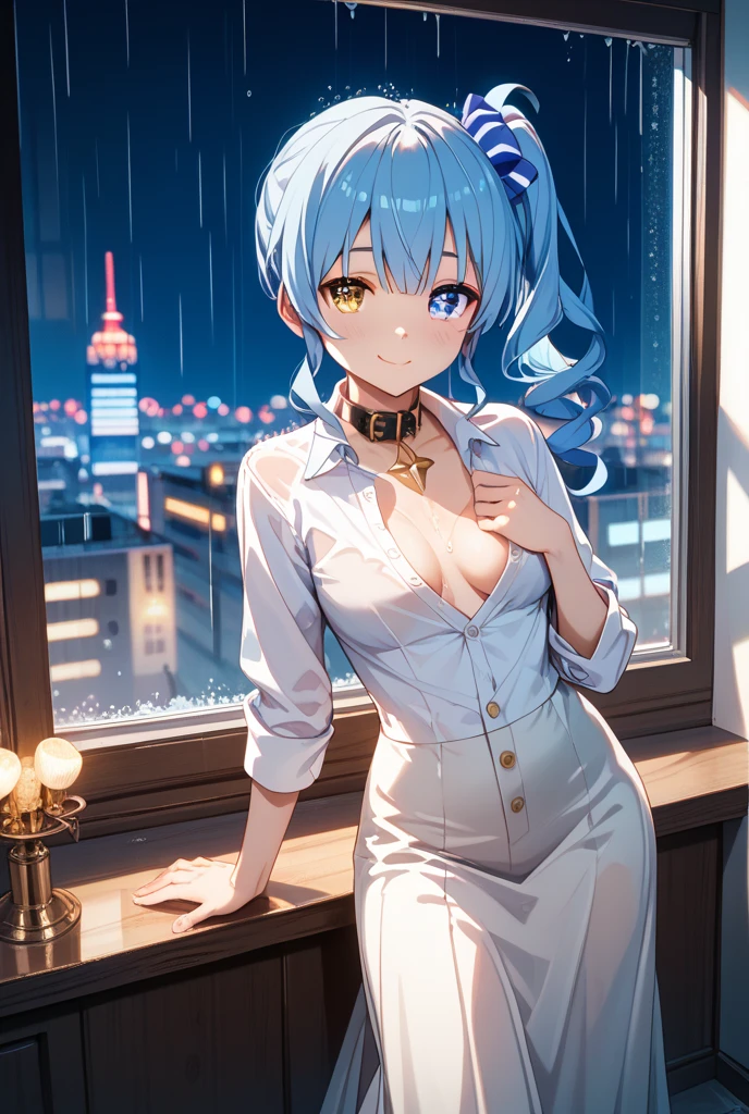 (​masterpiece、top-quality、detaileds)、1girl in、独奏、Urban area in the background、hair-color、Eye color、Pretty eyes、The upper part of the body、facing front、Body Up、perspiring、A big smile、red blush、Clean fingers、Plain clothe、Dressing、Exposing the chest、teats、