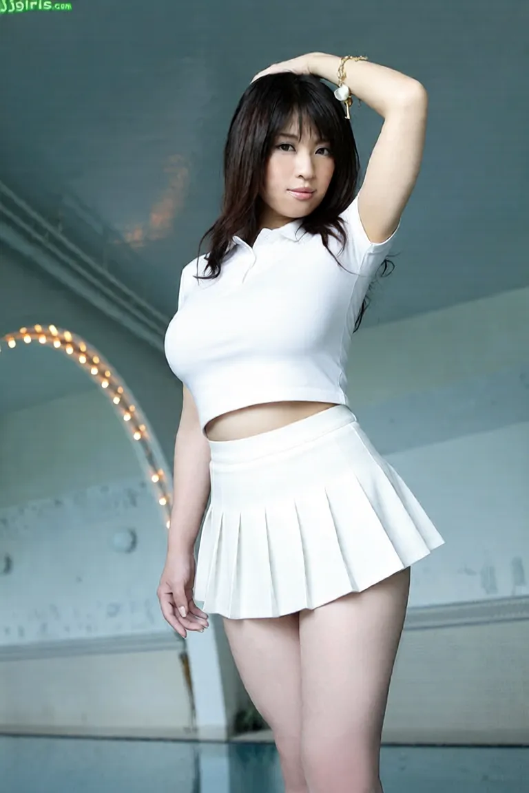 Realistic and high quality photos、Japanese women photos、Cute girl、(nsfw:1.4)、((tennis uniform))、((spread pussy))、locker room、Erect nipples、Big Eyes、Baby Face、high school student、Baby Face、Minors、Beautiful and neat features、whole body、(Long brown hair)、Expressionless,((spread legs))、((squatting))、(pubic hair:1.4),(arm up),((bare breasts))、((show off nipple))、sneakers、(black socks)、Brown Hair、(How:1.2)