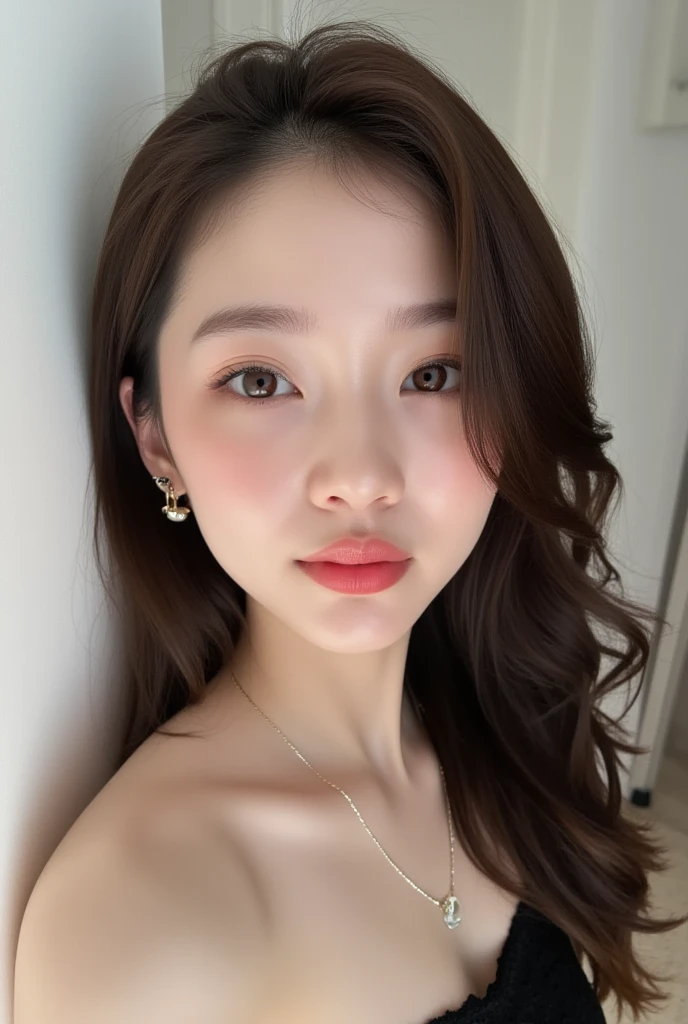 ​masterpiece、8K、32K、top-quality、(A detailed eye)、(A cute Japanese woman、bangss)、23years old、1 girl in、elegent、(Detailed background depiction、Sunlight、portlate:1.2)、(Twopiece:1.2)、newyork、sit on a bench 、cowboy  shot、ssmile、head shot , Beautiful , slender legs , good figure , abdominal muscles , Messy Hairstyle