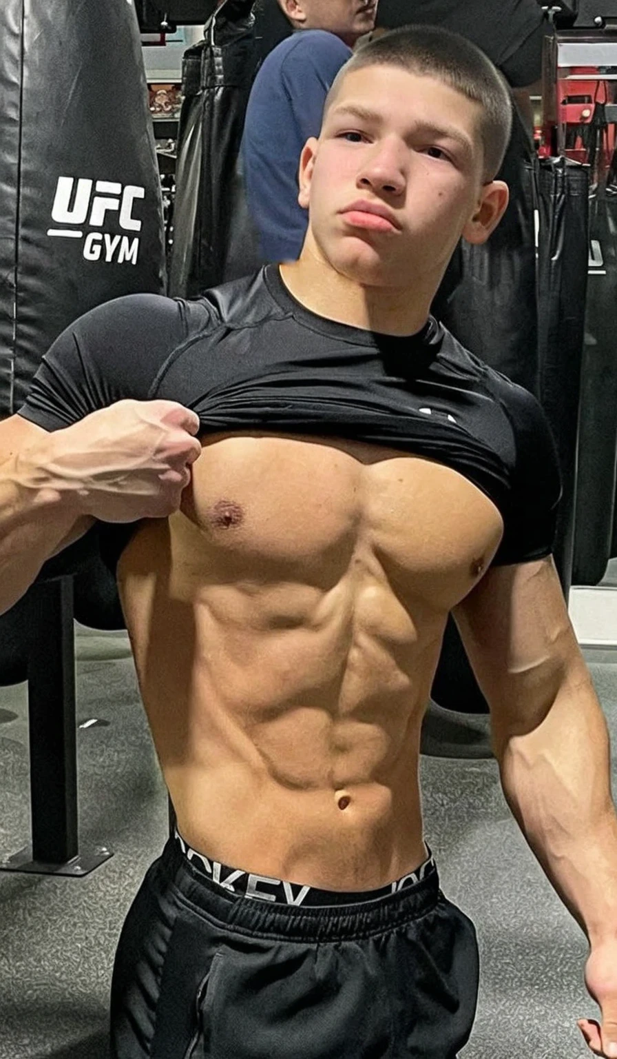 Imagine a 15 year old boy with 70kg weight and 5"11.5 height and he's skinny fat