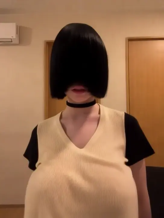 Mysterious womanWAN_2_1 2